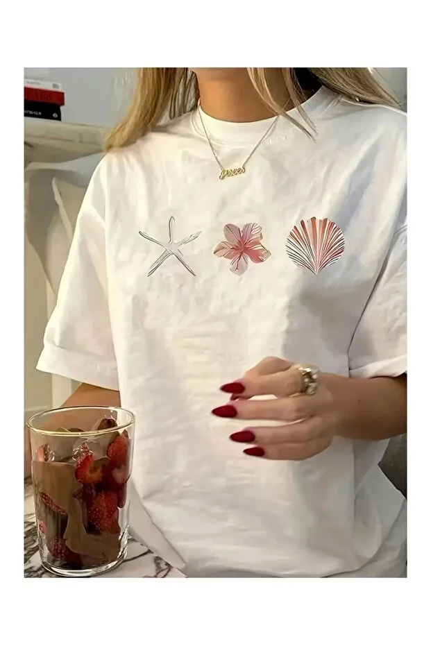 İSTİRİDYE KABUKLAR BASKILI KADIN OVERSIZE TİŞÖRT / T-SHIRT